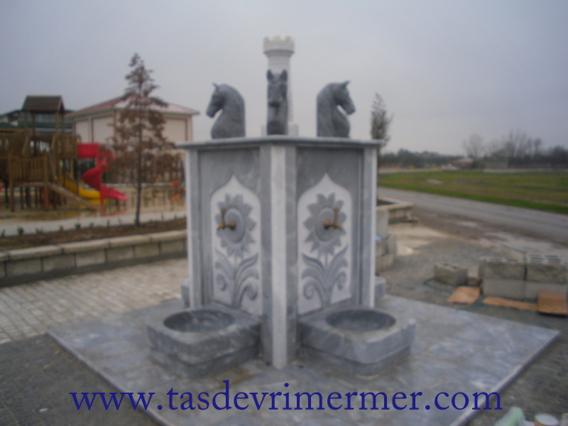 4 Yönlü Yer Levabolu İşlemeli Çeşme